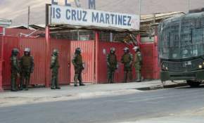 [FOTOS] Desalojo de Liceo Luis Cruz Martínez termina con 16 detenidos