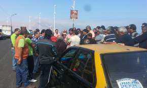 Taxistas amenazan bloqueo de Iquique y el Intendente señala no estar al tanto de la situación 