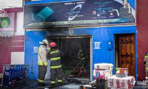 Incendió afectó a local comercial en el centro de Iquique [VIDEO + FOTOS]