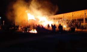 Tarapacá: Una capilla totalmente destruida dejó un incendio en Pozo Almonte [VIDEO + FOTOS]